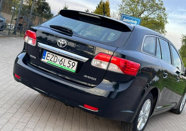 Toyota Avensis cena 36900 przebieg: 241000, rok produkcji 2013 z Pułtusk małe 326